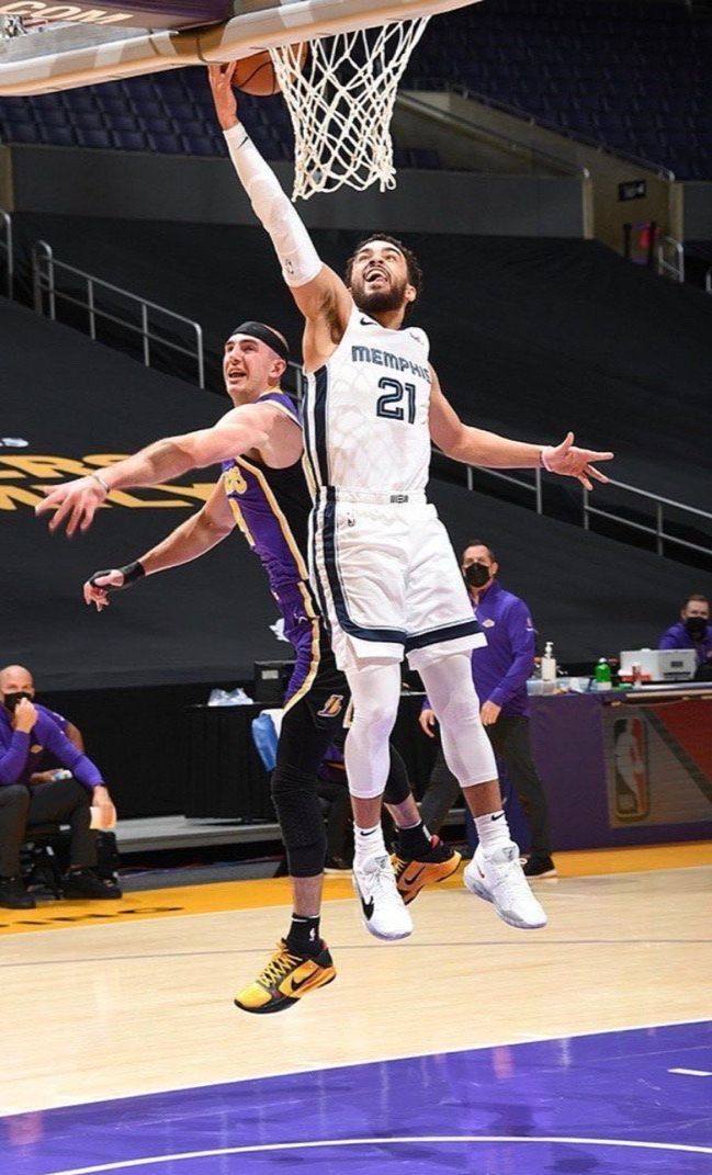 爱游戏下载-孟菲斯灰熊迎法国杯关键赛，集结日手感冰凉，媒体盛赞，更衣室氛围转暖