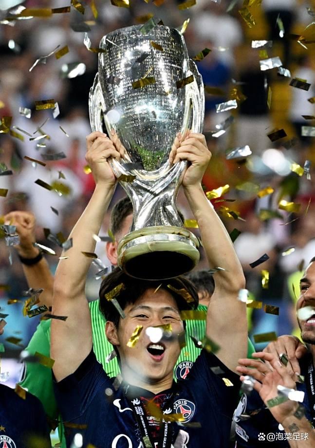 爱游戏APP-赛地聚焦——欧超杯窗口期热度飙升，本菲卡刷新队史纪录，引发热议，球探报告显示潜力的简单介绍